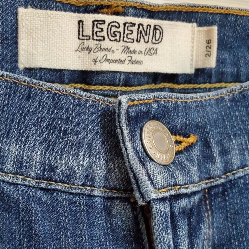 Lucky Brand Legend Sweet Straight Midrise Jeans 26 Waist